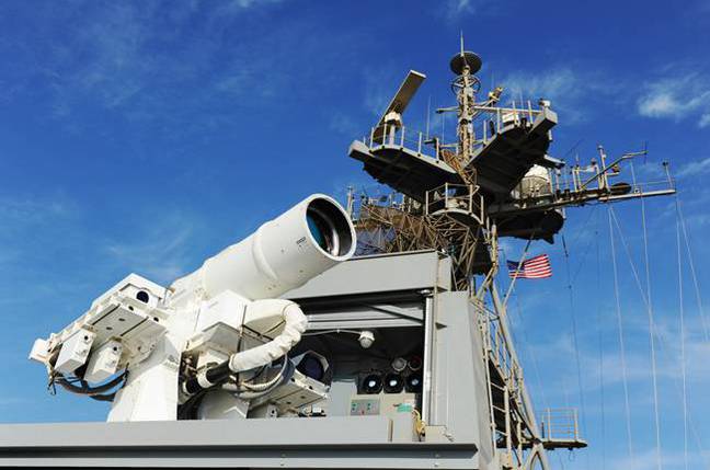 미 해군, 상상 속 ‘레이저포 장착’ 지구방위군 되나?